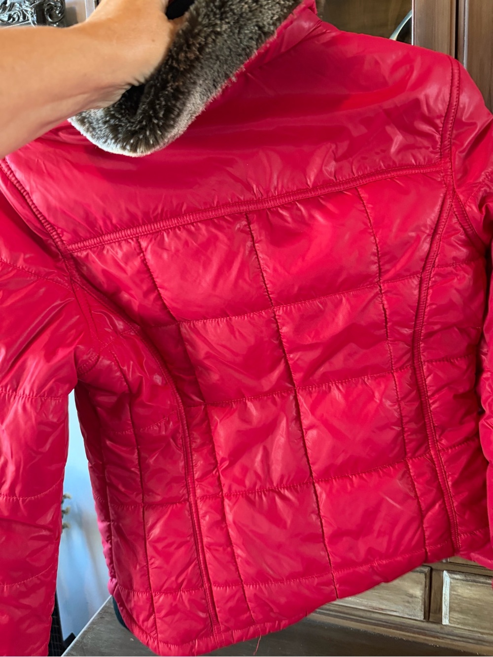 Vans Red Quilted Puffer Jacket with Faux Fur Collar - Picture 4 of 4
